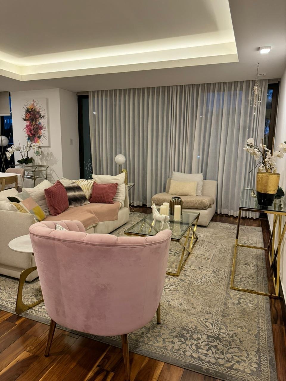 Apartamento en Renta amueblado en LIV Zona 15