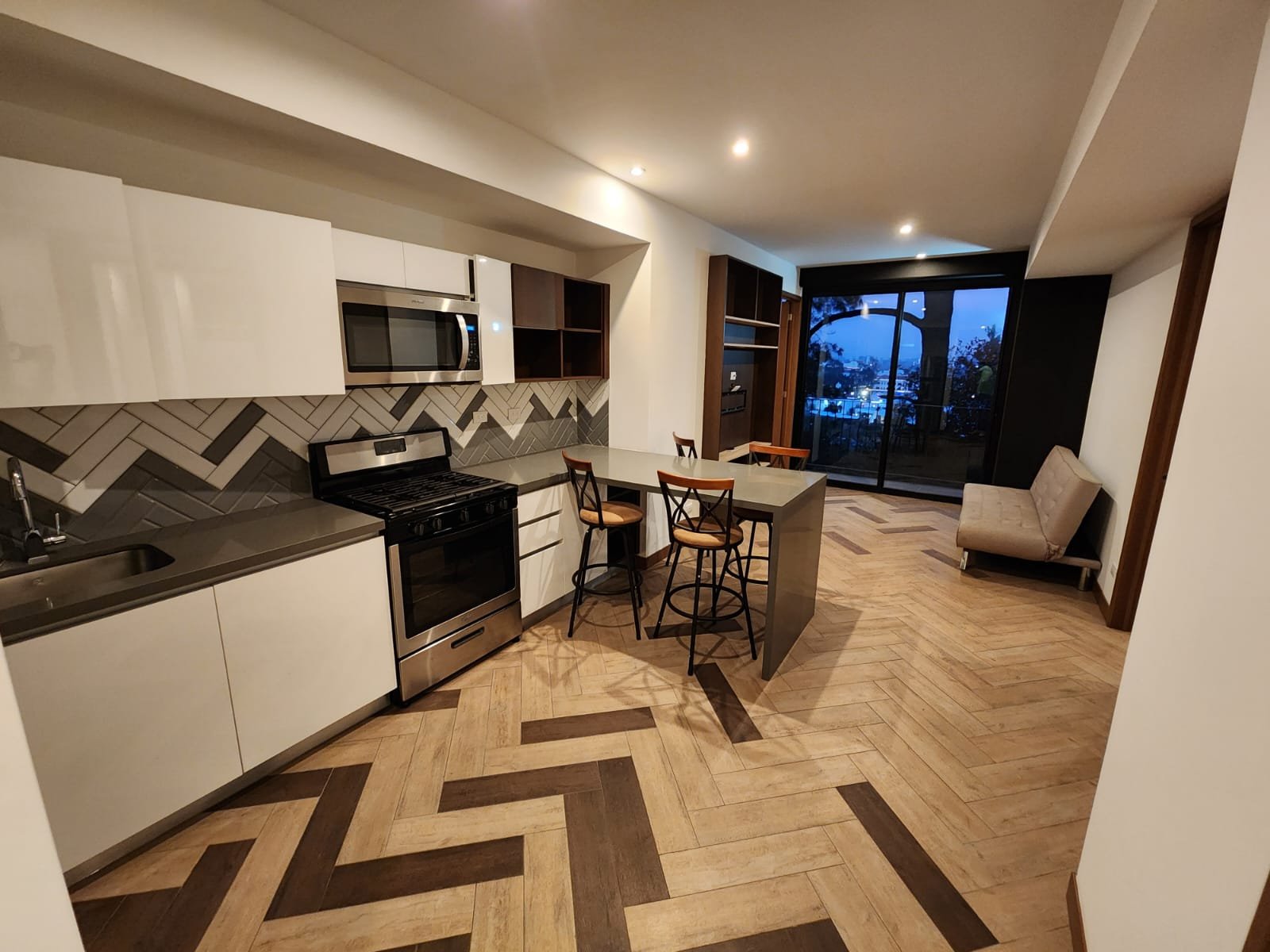 Vendo apartamento de 2 hab. en Kanajuyú Zona 16