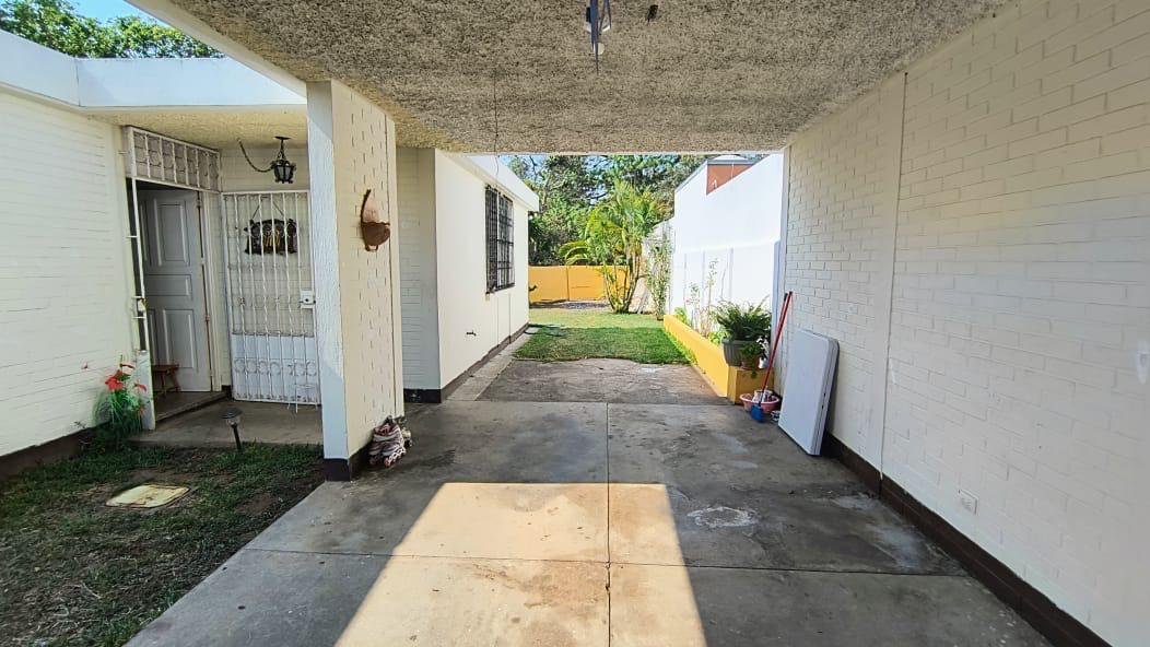 Vendo Casa en Colonia Lourdes zona 16