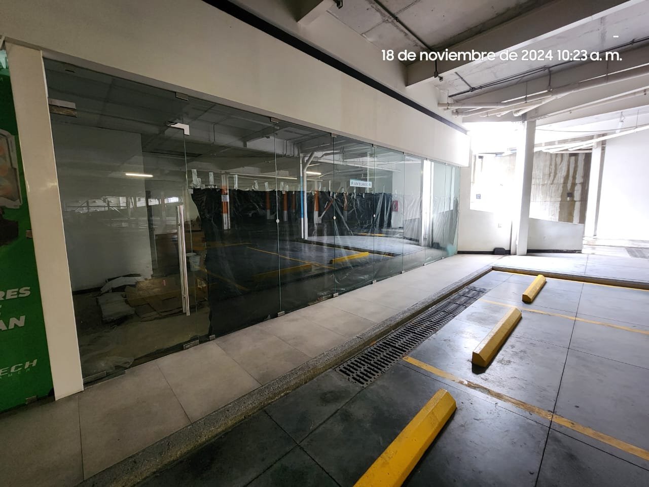 Renta Local dentro de Plaza Comercial zona 9
