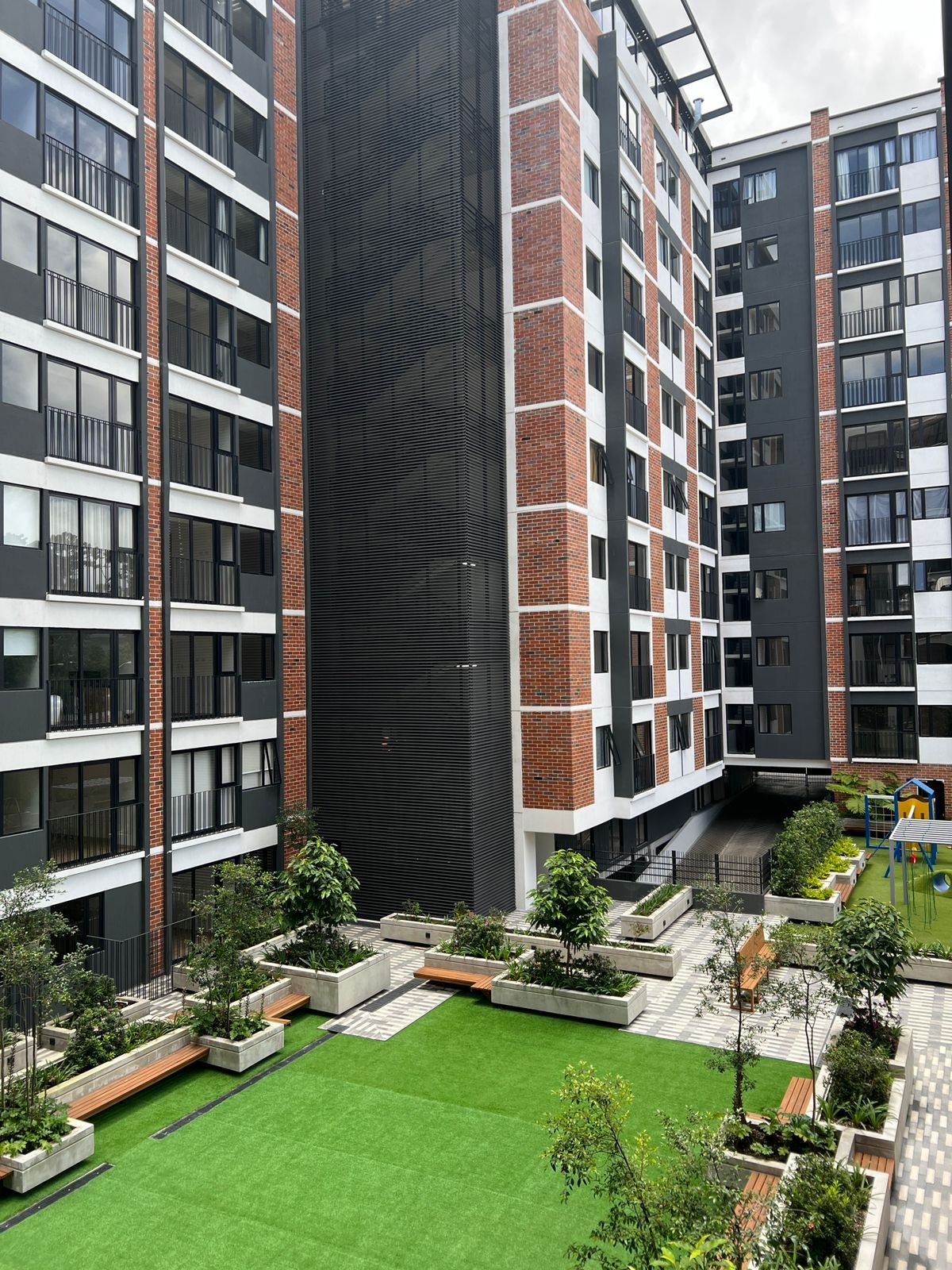 Rento Apartamento en Edificio Cendana zona 9
