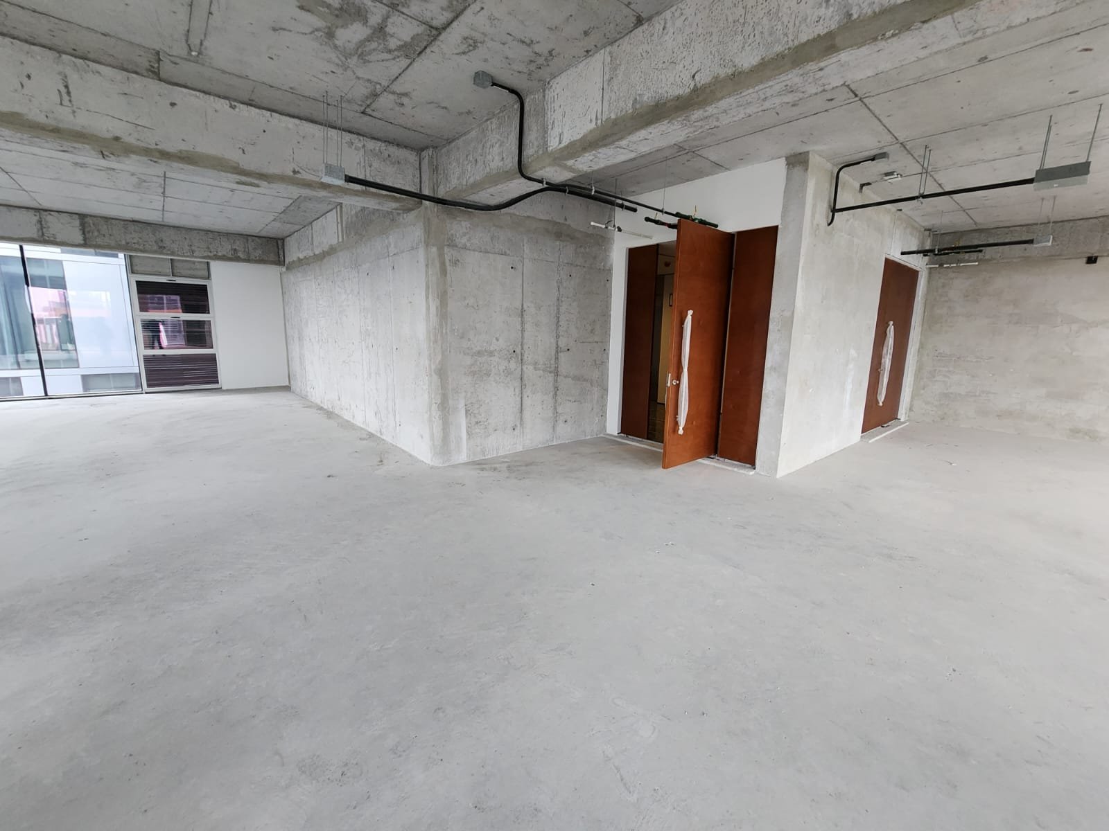 Oficina en renta 4 habitaciones en zona 10