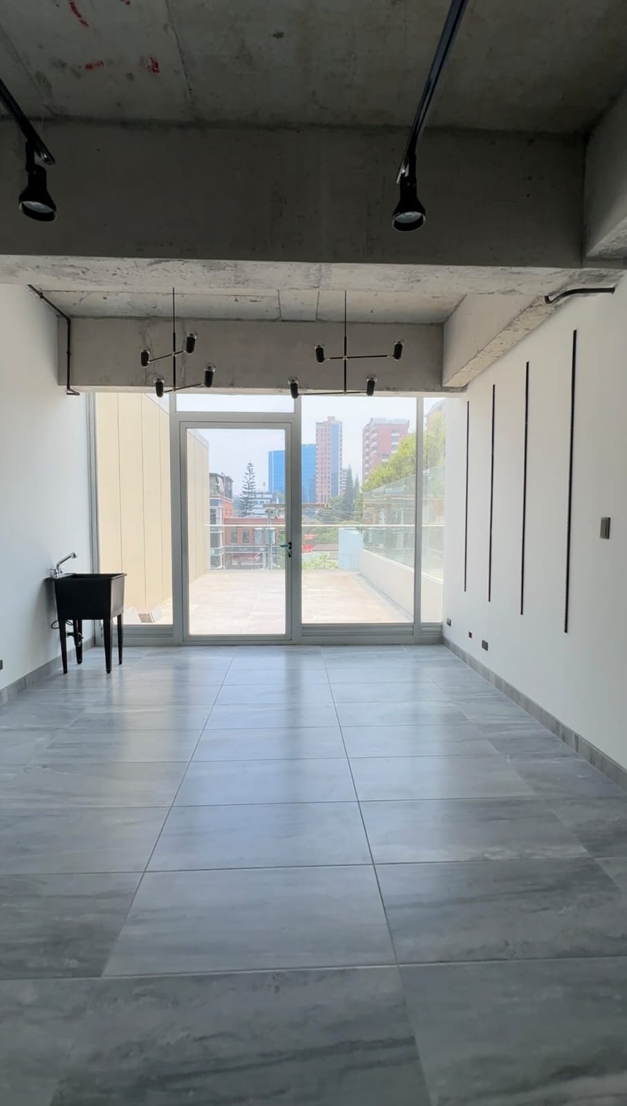 Oficina en Venta en zona 10