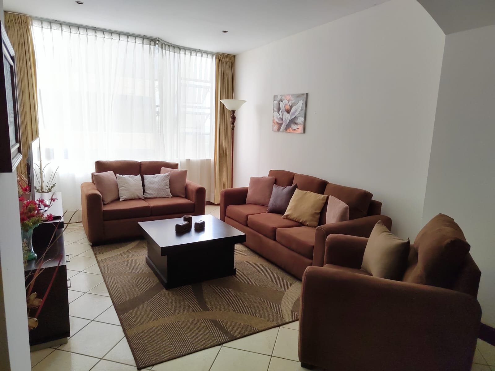 Rento Apartamento Amueblado Edificio Milenia zona 10