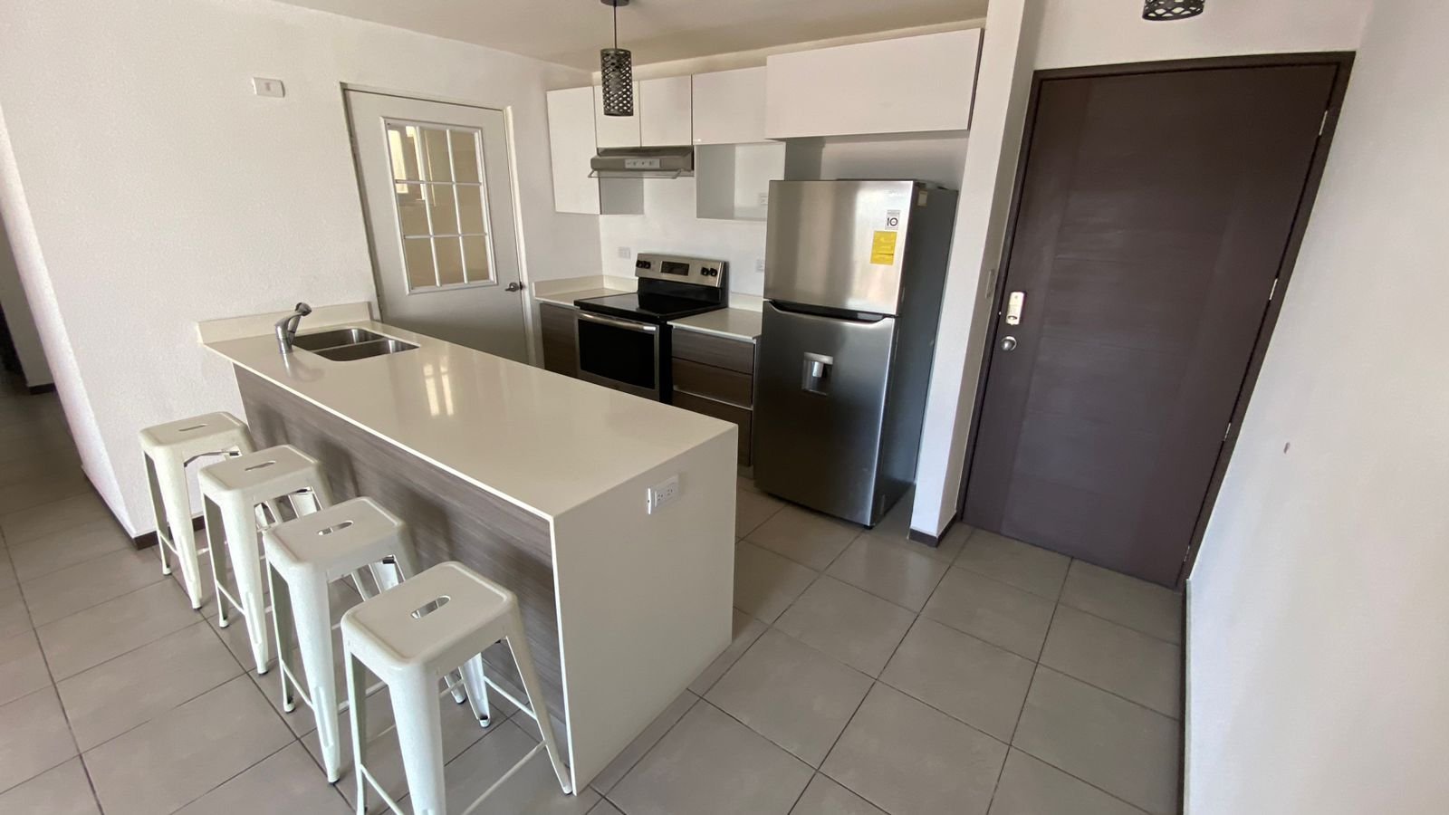 Rento apartamento en Parque Once en Zona 11