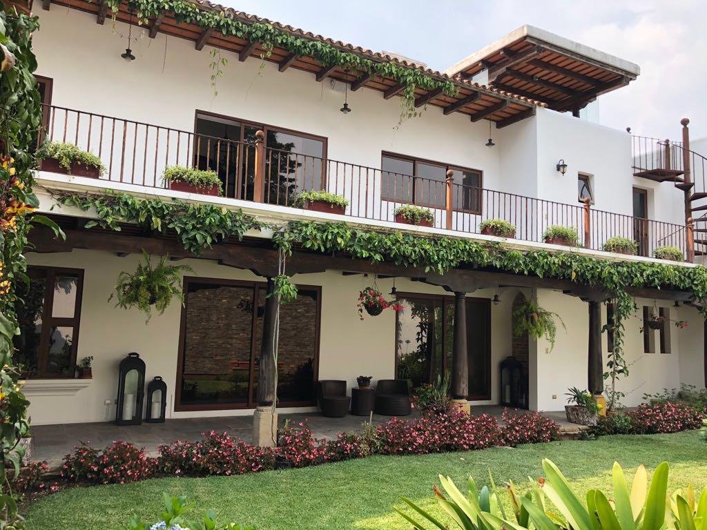 Casa en venta en Muxbal con jardín