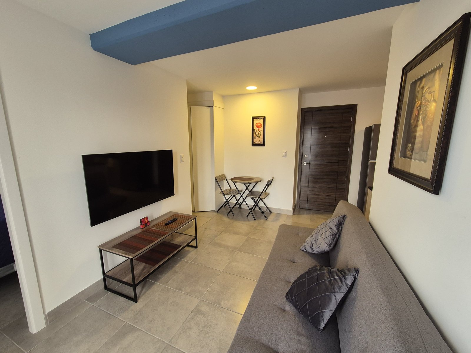 Rento Apartamento Nuevo y amueblado en zona 10