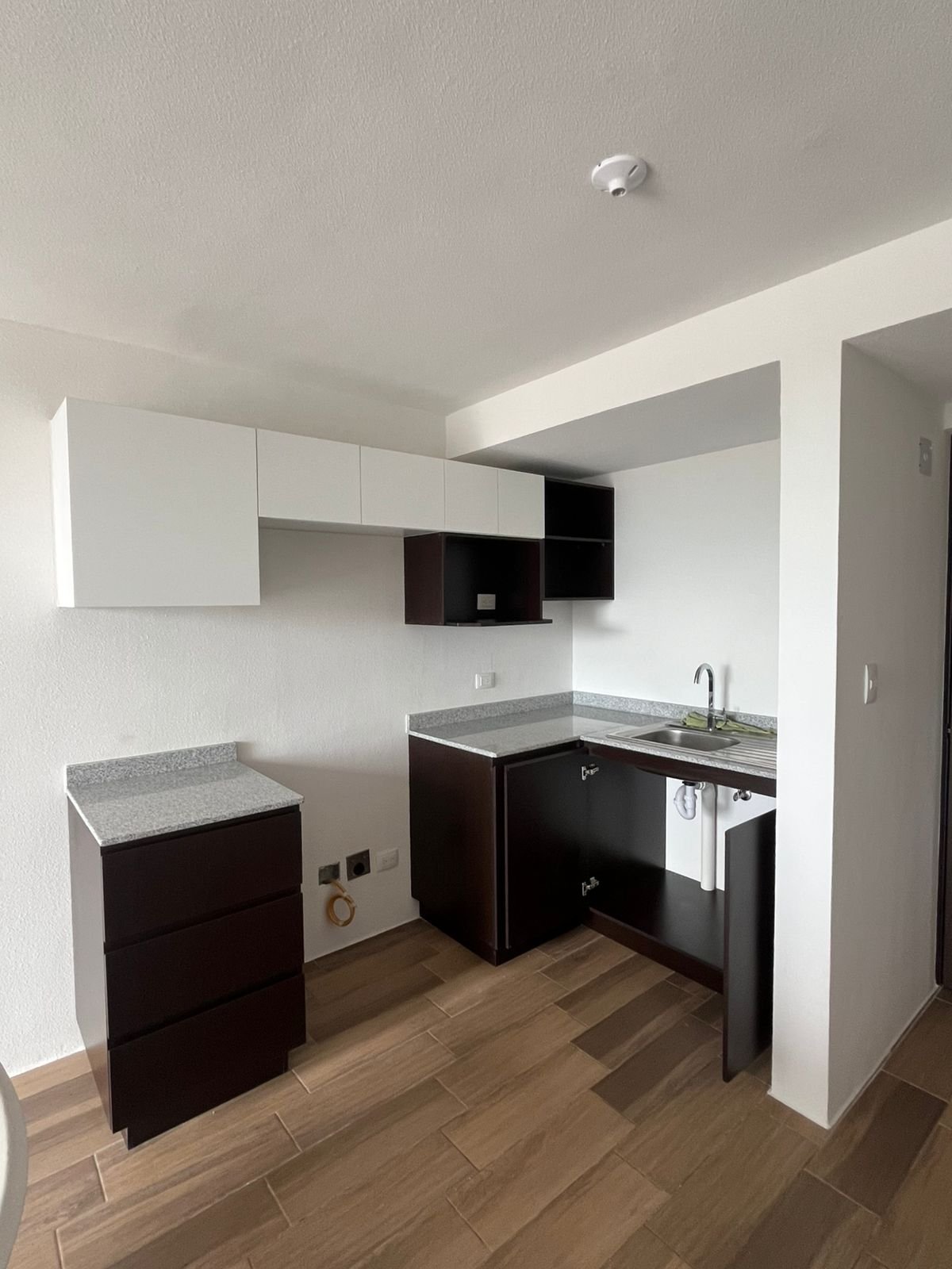 Apartamento en venta de 3 habitaciones en zona 4