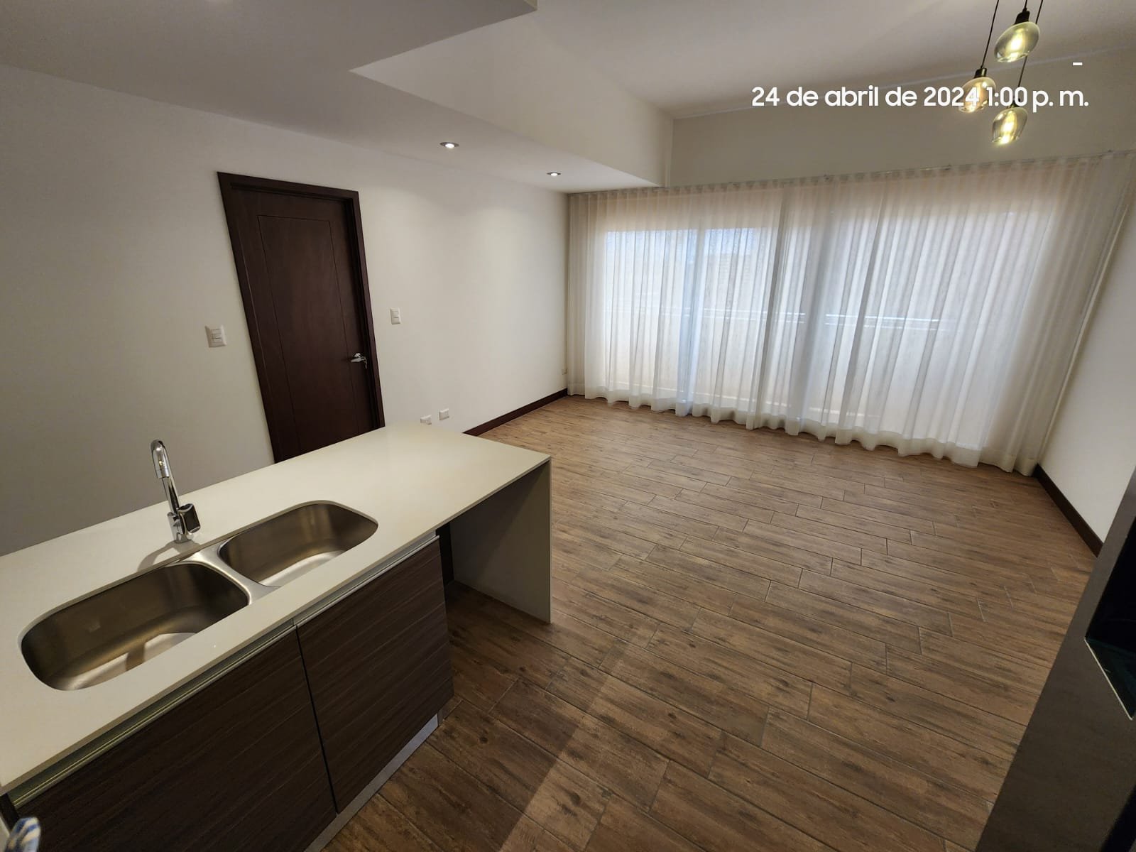 Apartamento en renta zona 10
