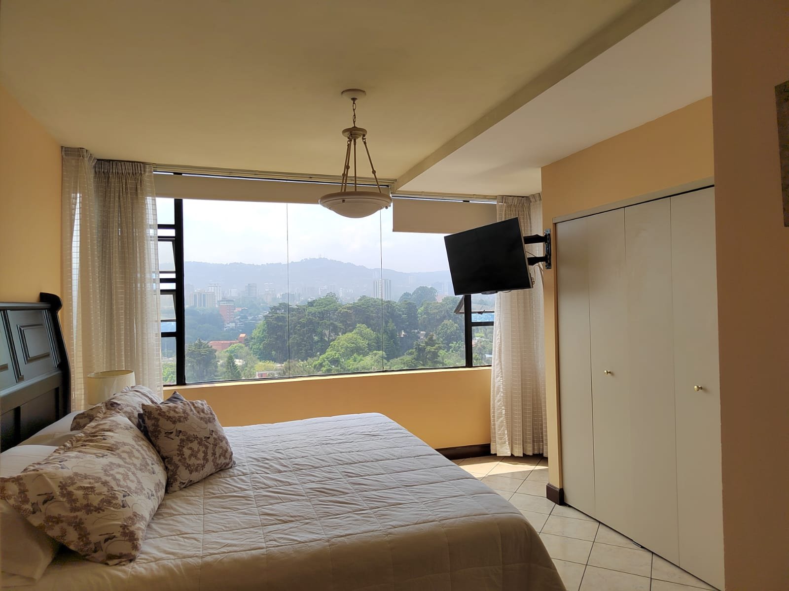 Rento Apartamento amueblado en Edificio Milenia zona 10