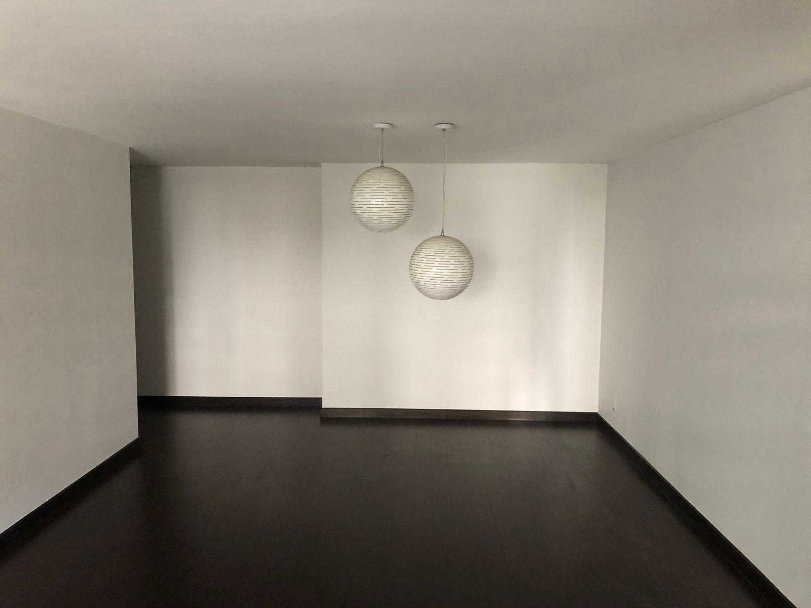 Rento apartamento ubicado en zona 14 Edificio Attica II