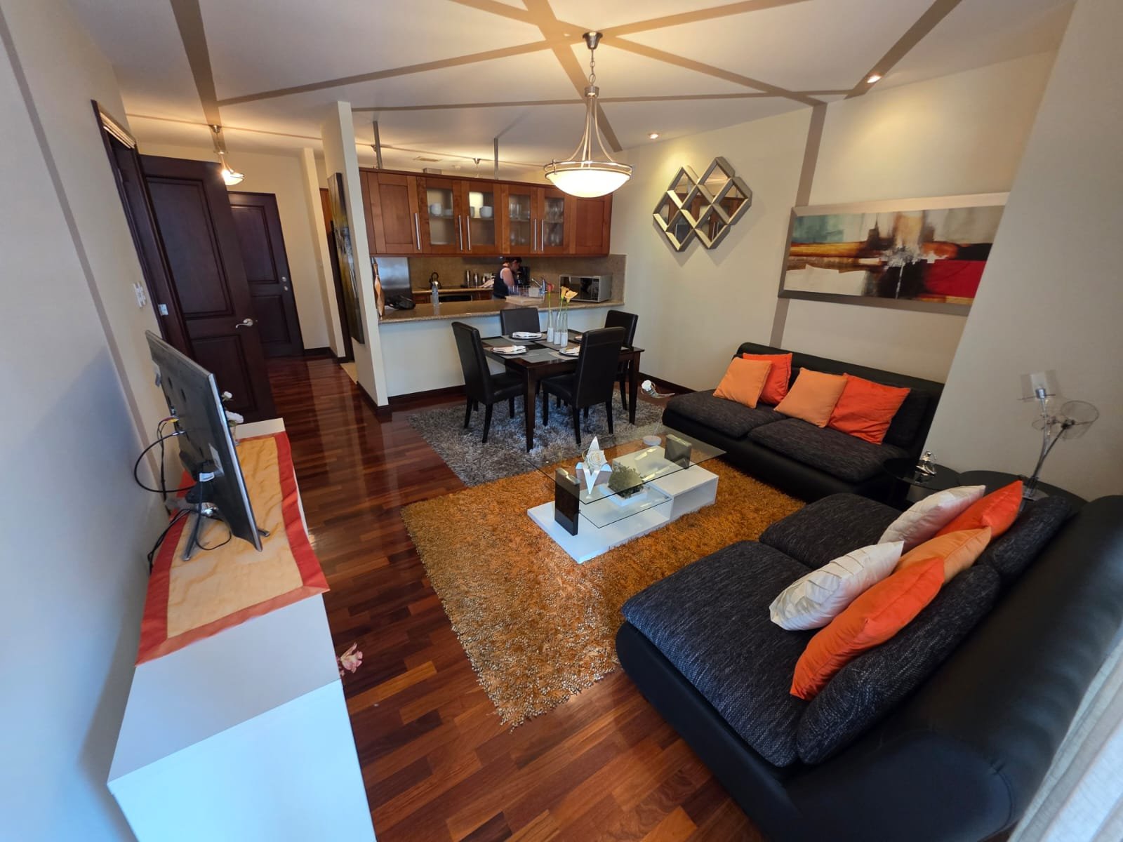 Alquilo Apartamento amueblado de 1 Habitación en zona 14