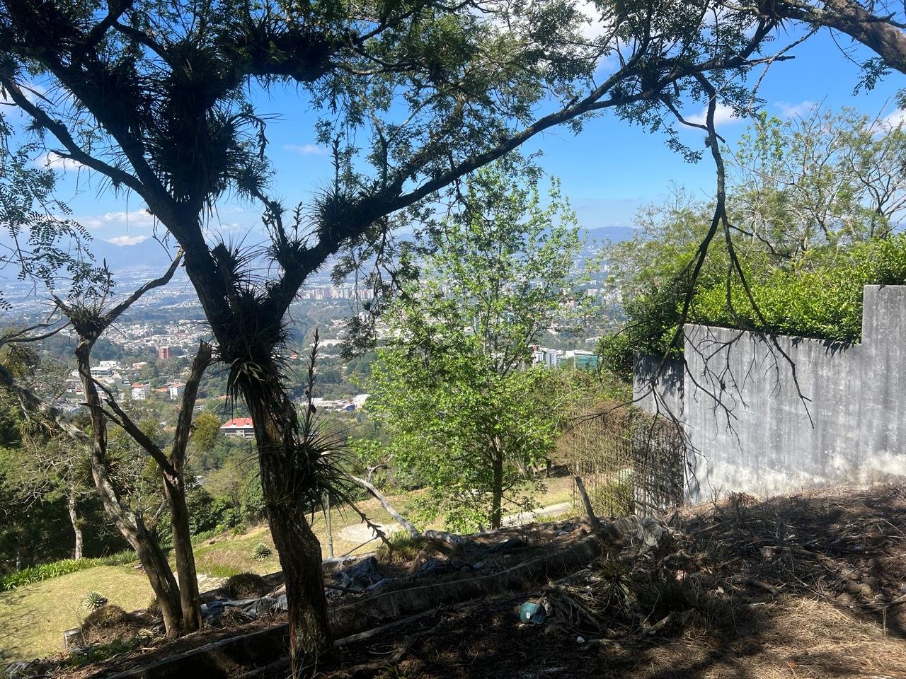 Vendo Terreno Condominio Vista al Valle Km.10.5 CAES