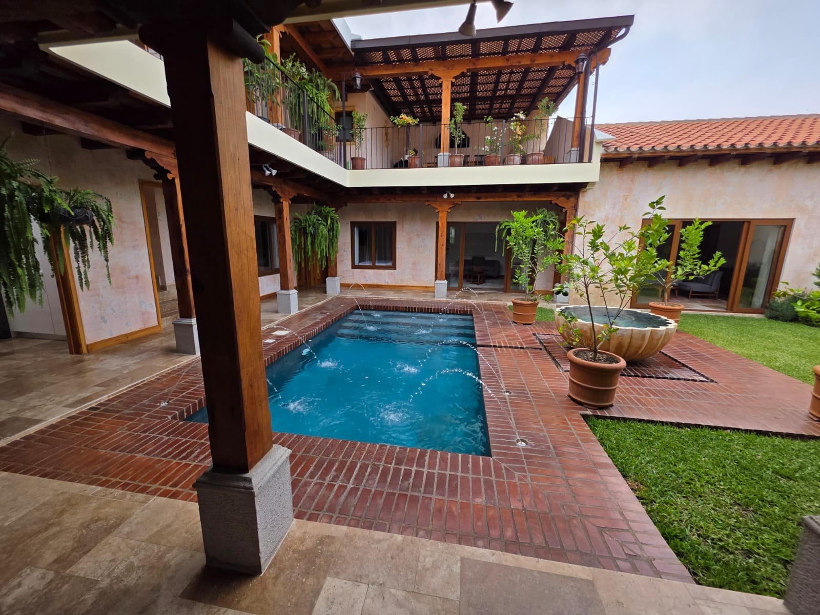 Casa en venta en las Afueras de Antigua Guatemala - OASIS -