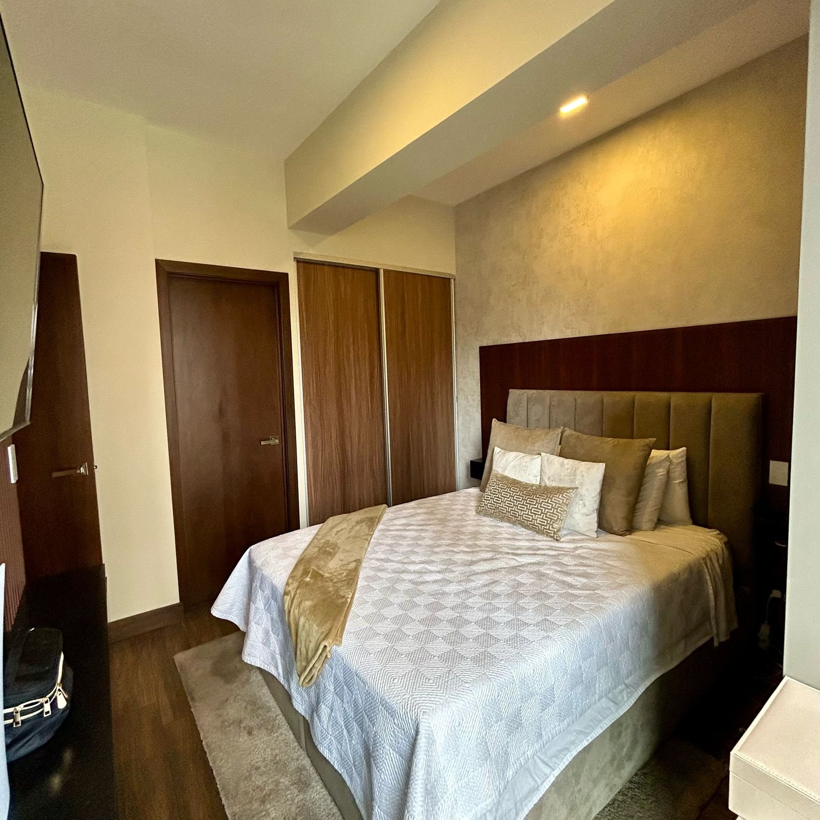 Rento apartamento a una cuadra de av las America