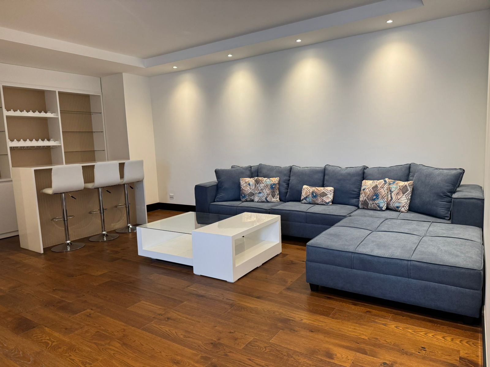 Apartamento en venta en zona 14 amueblado con terraza