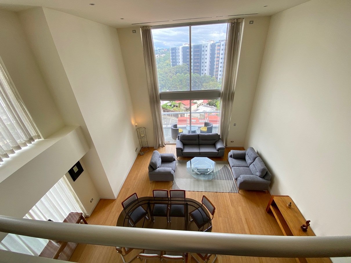 Apartamento en renta de 2 habitaciones nivel medio Atrium z10
