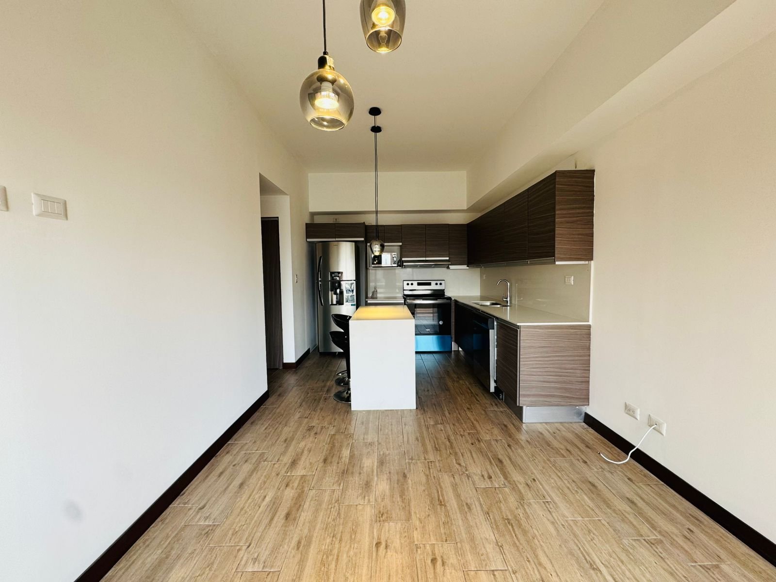 Apto.en Renta de 1Habitacion Linea Blanca y Balcón z.10