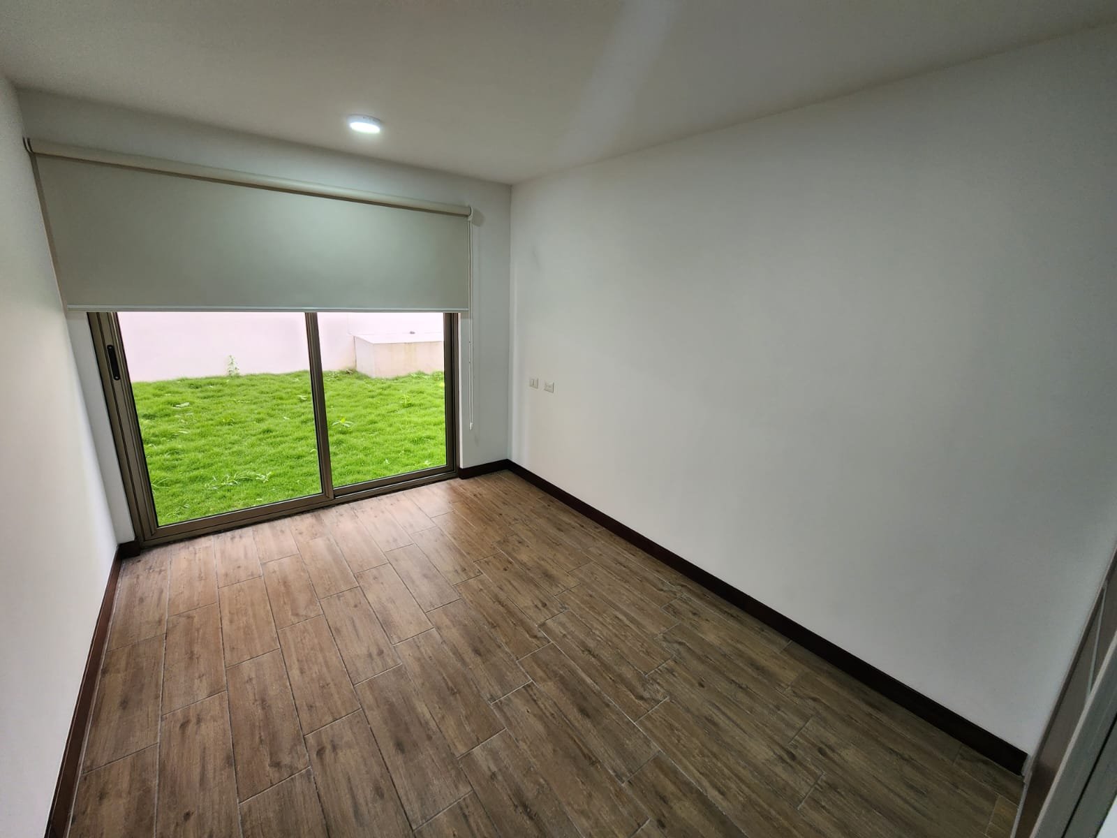 Apartamento con Jardin en primer nivel ZONA 10