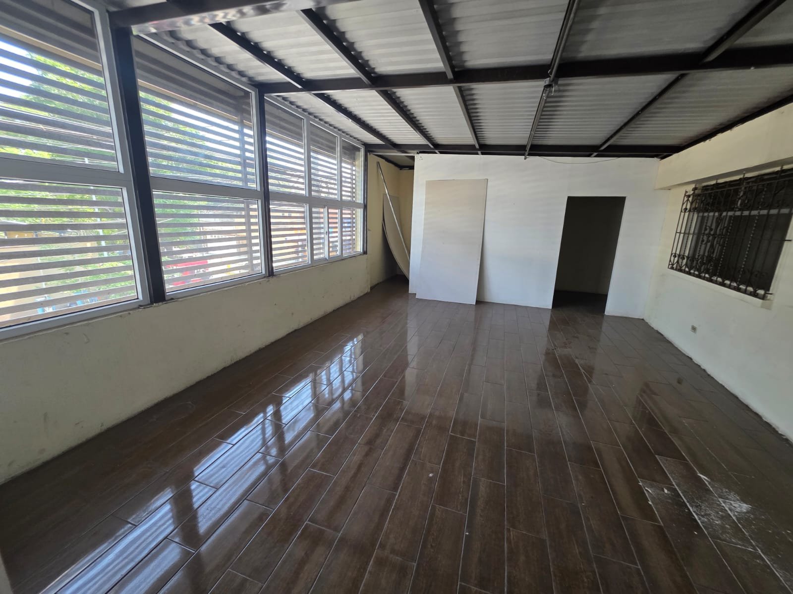 Casa en VENTA en Santa Elisa zona 12 para oficinas/bodegas