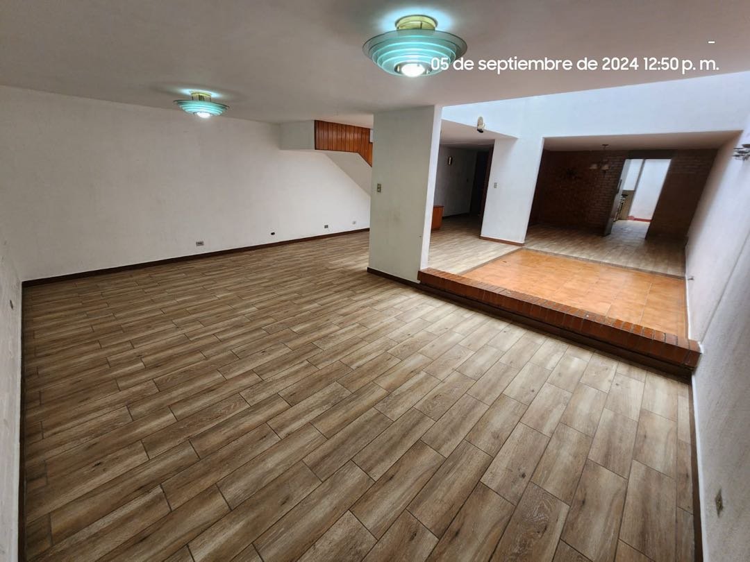 Rento Casa en zona 10