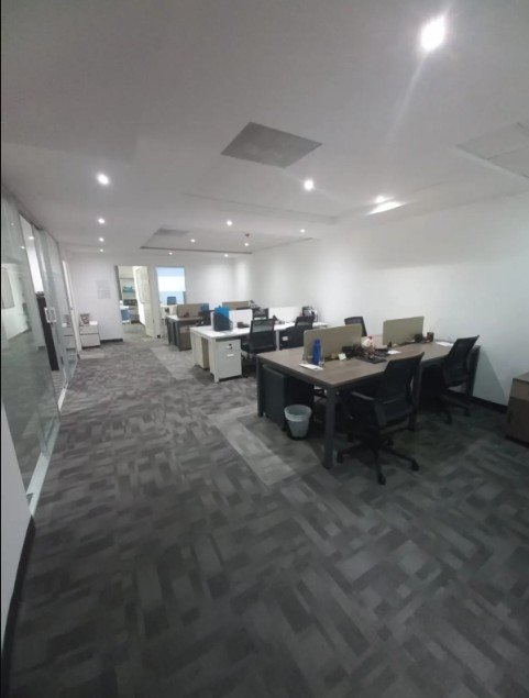 Oficina en renta amueblada Edificio Europlaza zona 14