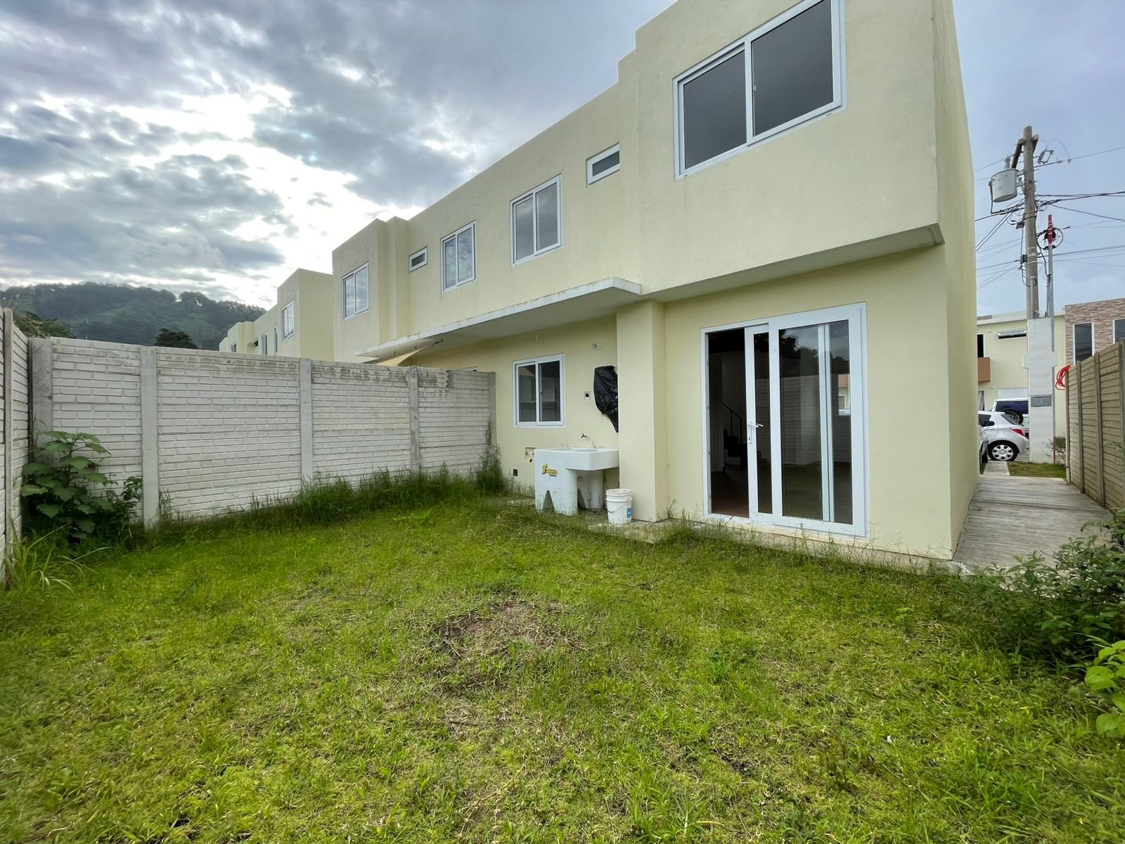 Casa en venta de 3 habitaciones en Bosques de Pinula