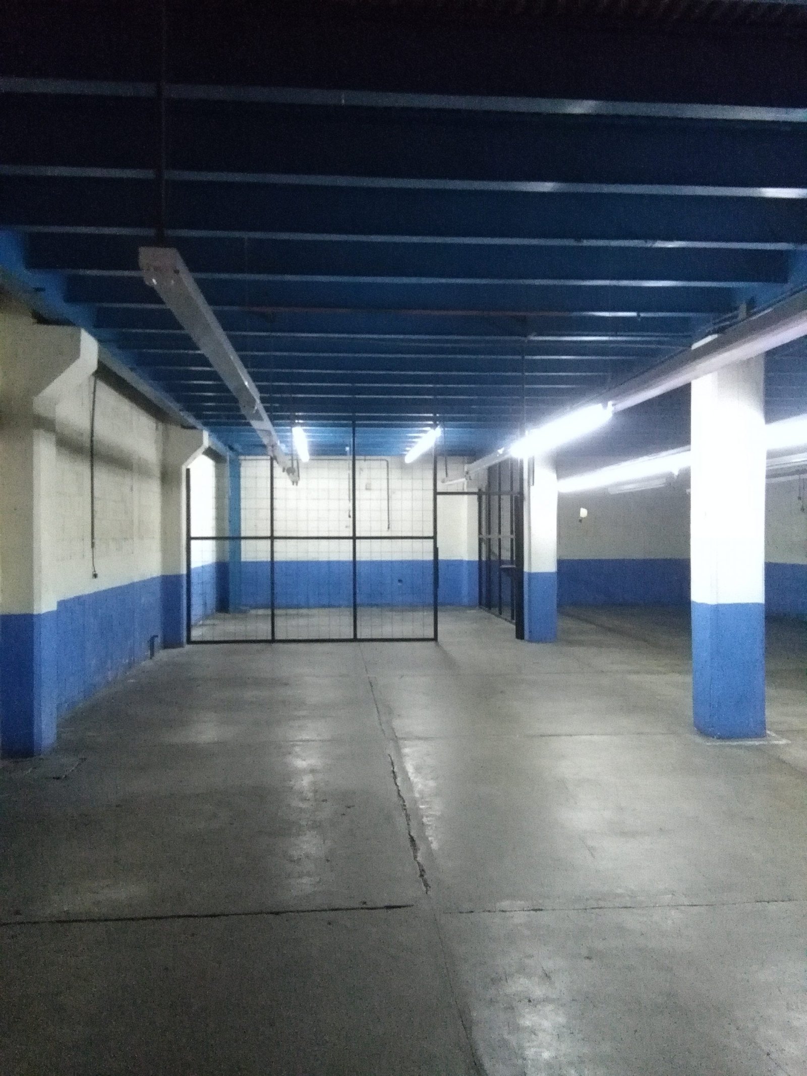 Bodega en venta 2 niveles con area de 6 oficinas en zona 13