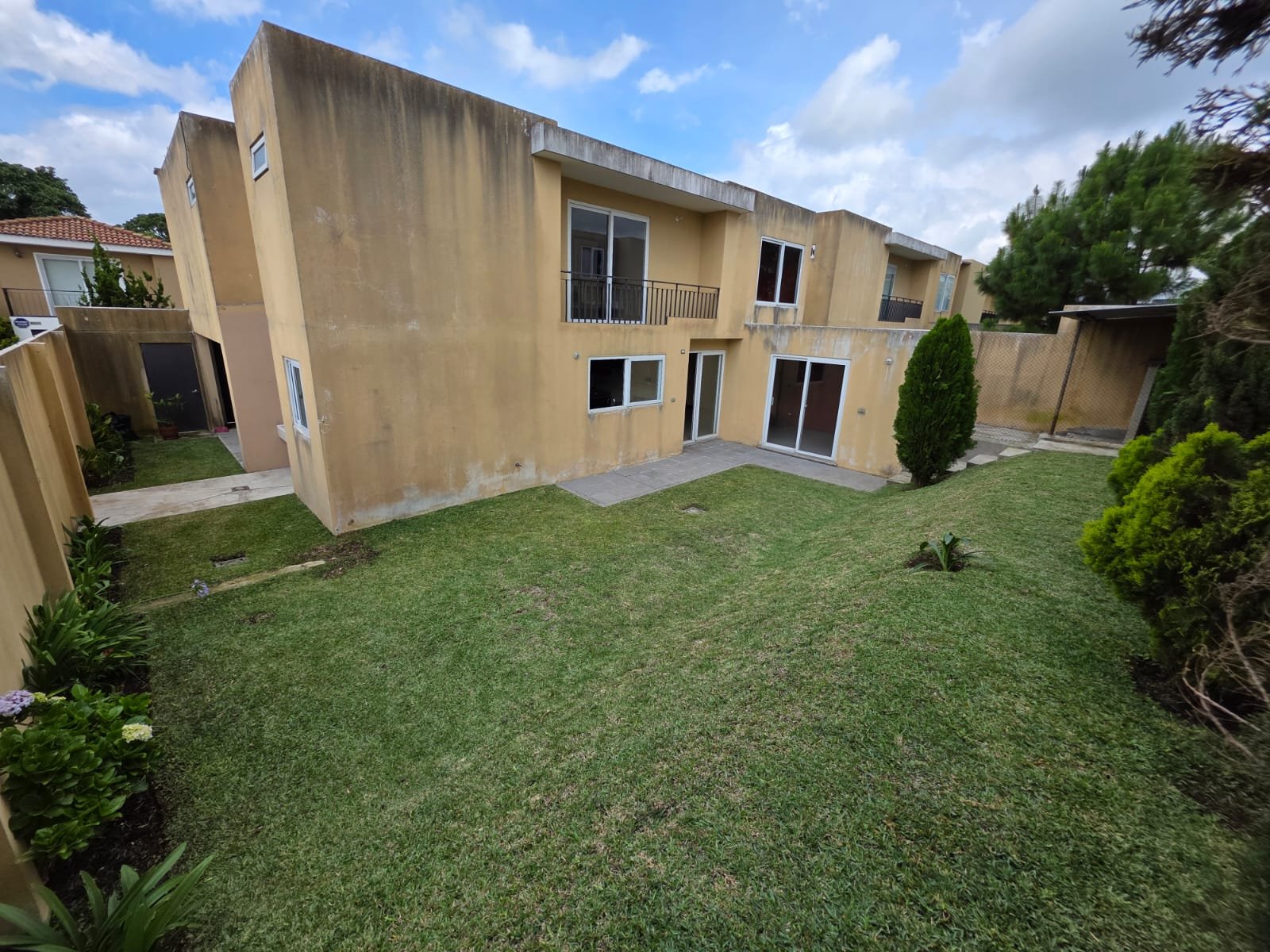 Rento casa en Cumbres de la Arboleda KM22 CAES