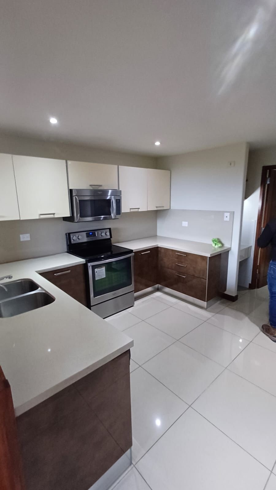 Apartamento en renta 3 habitaciones Edificio Akoya Z14